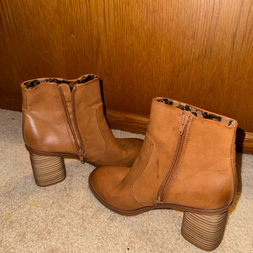 Korks ankle boots